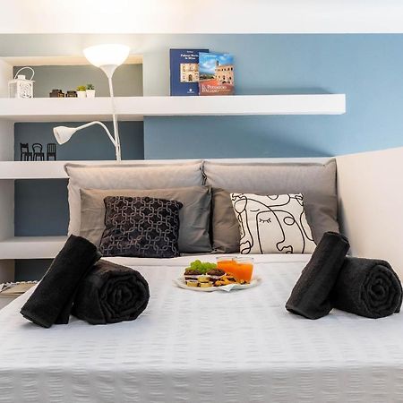 Duomo In 8 Stops Suite Deluxe Loft Milan Bagian luar foto