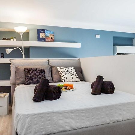 Duomo In 8 Stops Suite Deluxe Loft Milan Bagian luar foto