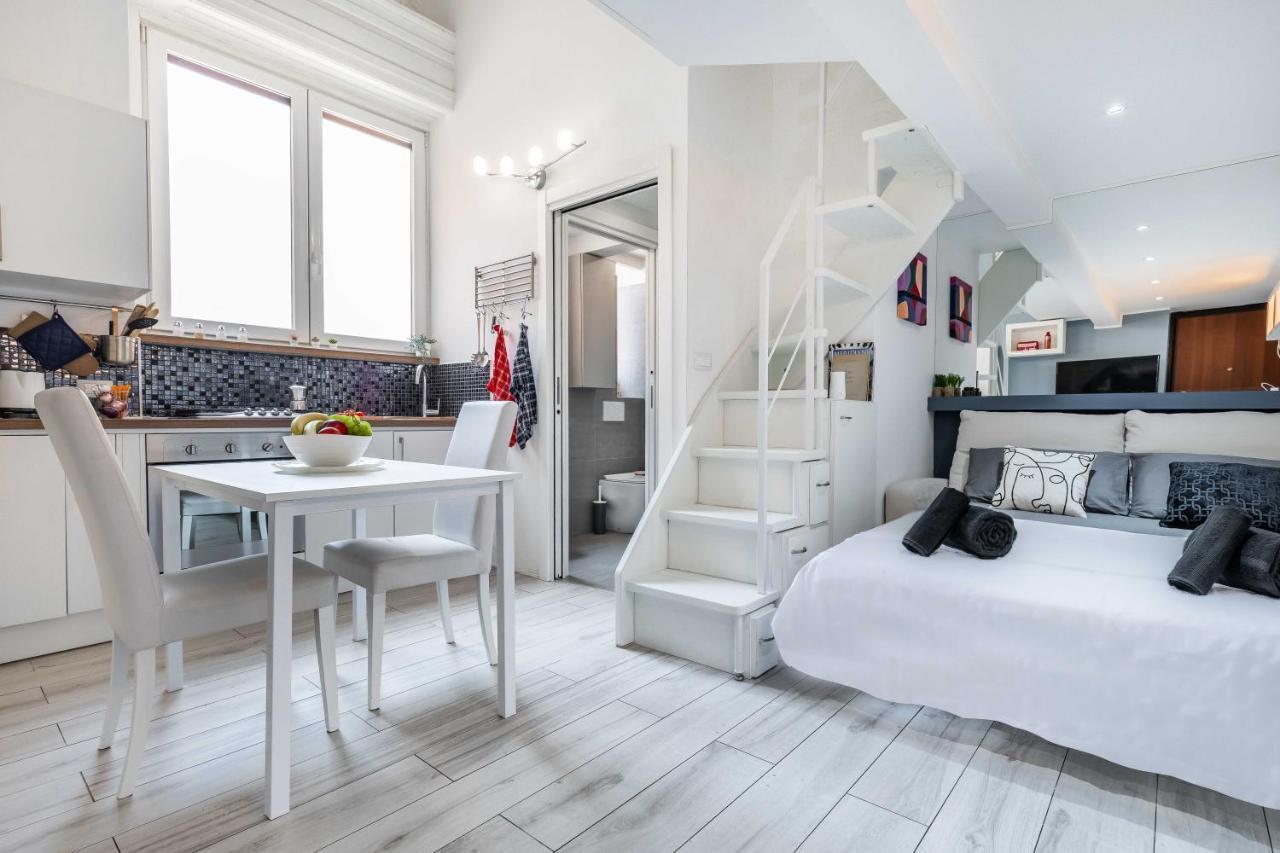 Duomo In 8 Stops Suite Deluxe Loft Milan Bagian luar foto