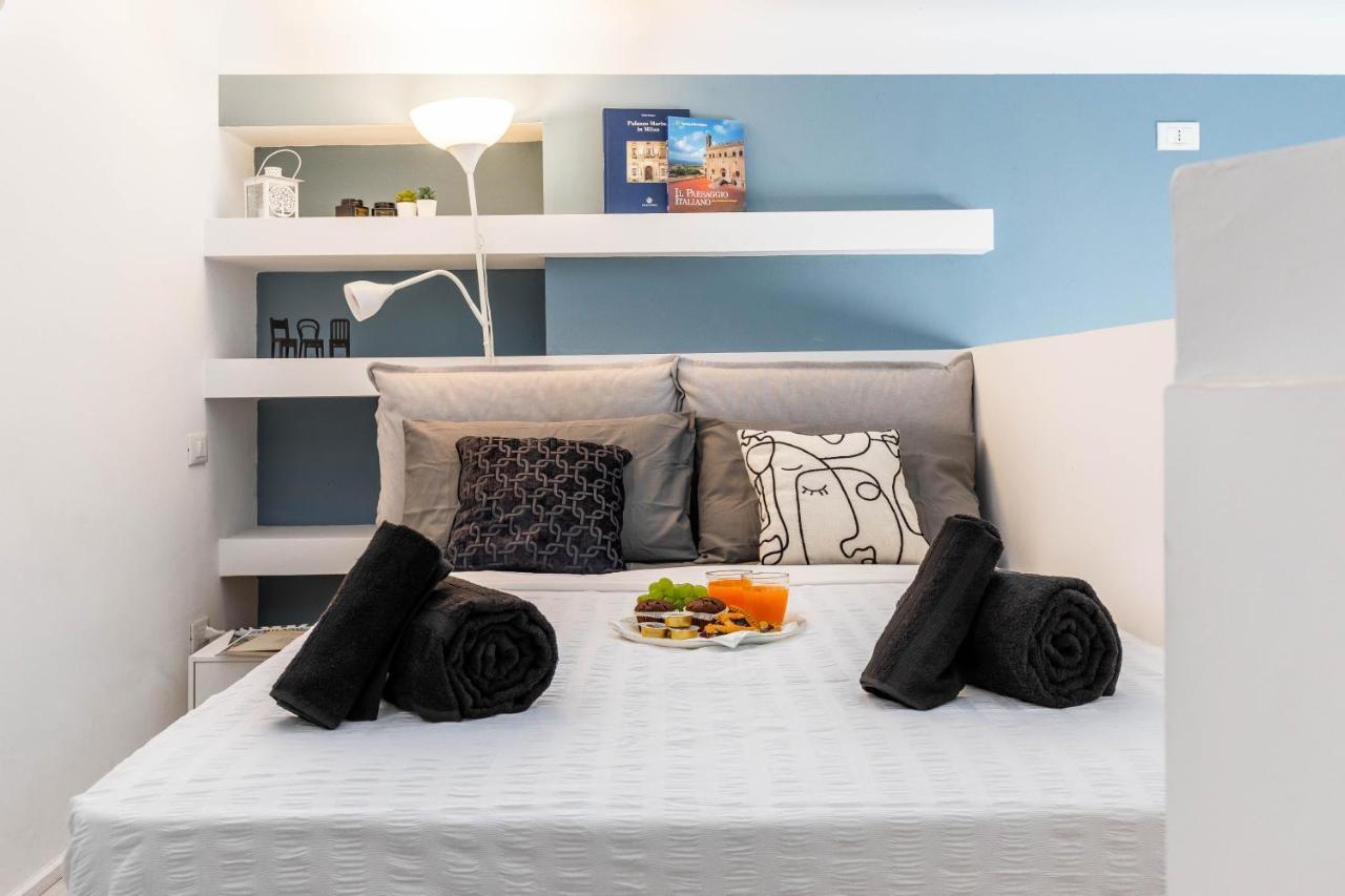 Duomo In 8 Stops Suite Deluxe Loft Milan Bagian luar foto