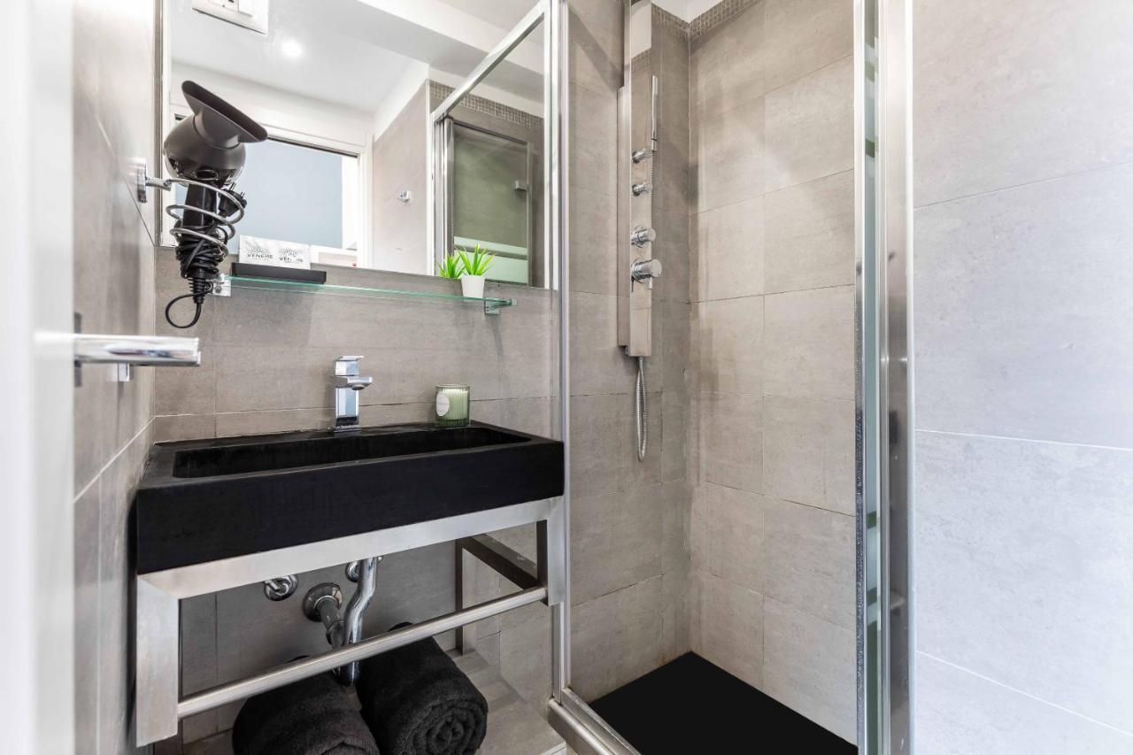 Duomo In 8 Stops Suite Deluxe Loft Milan Bagian luar foto