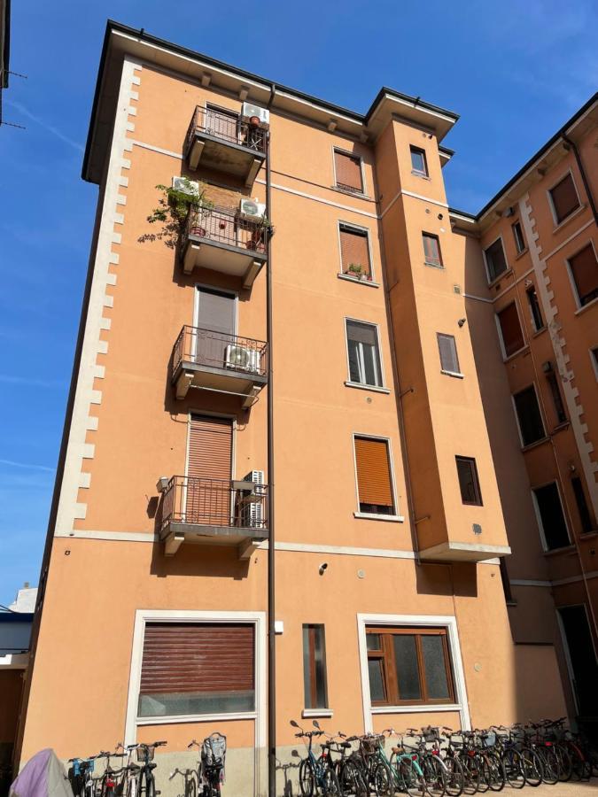 Duomo In 8 Stops Suite Deluxe Loft Milan Bagian luar foto